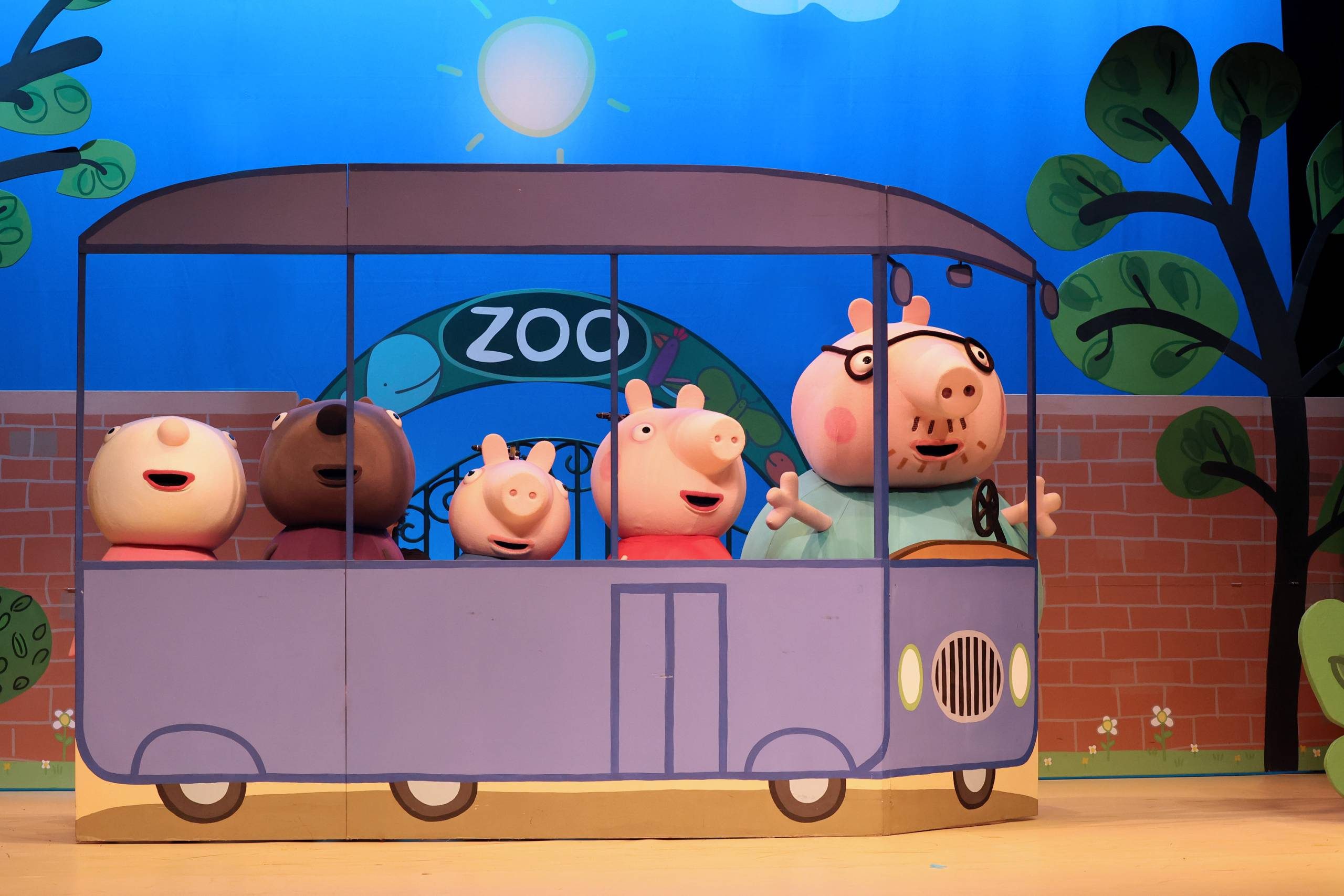 Peppa Pig's Fun Day Out Peppa Pig, Daddy Pig and friends on a bus.